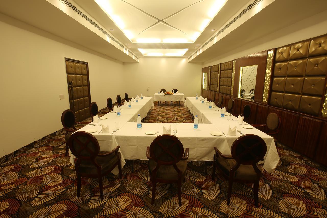 Days Hotel By Wyndham Panipat Exterior photo