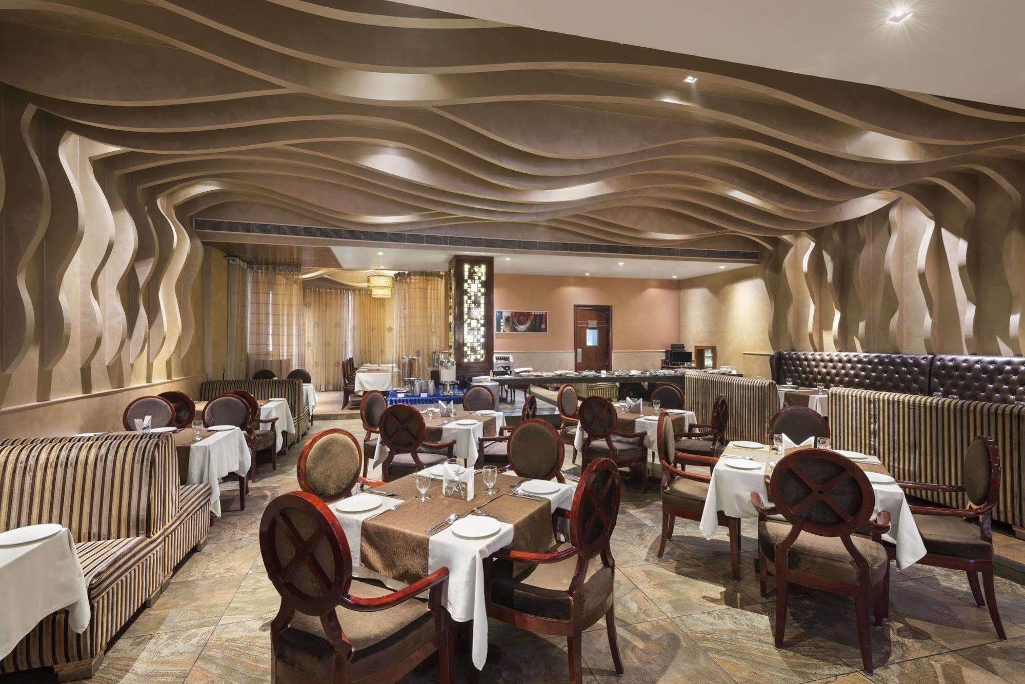 Days Hotel By Wyndham Panipat Exterior photo