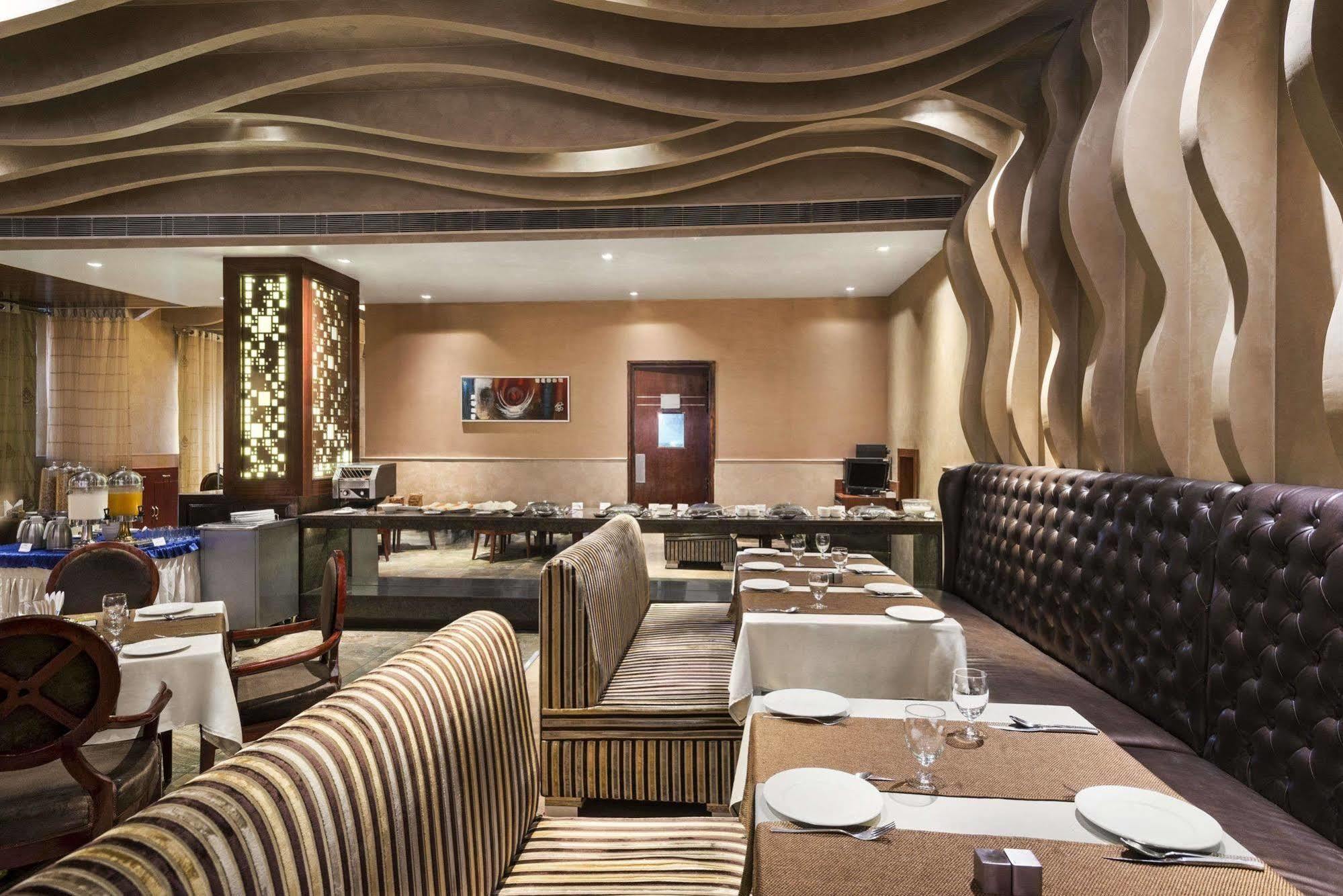 Days Hotel By Wyndham Panipat Exterior photo