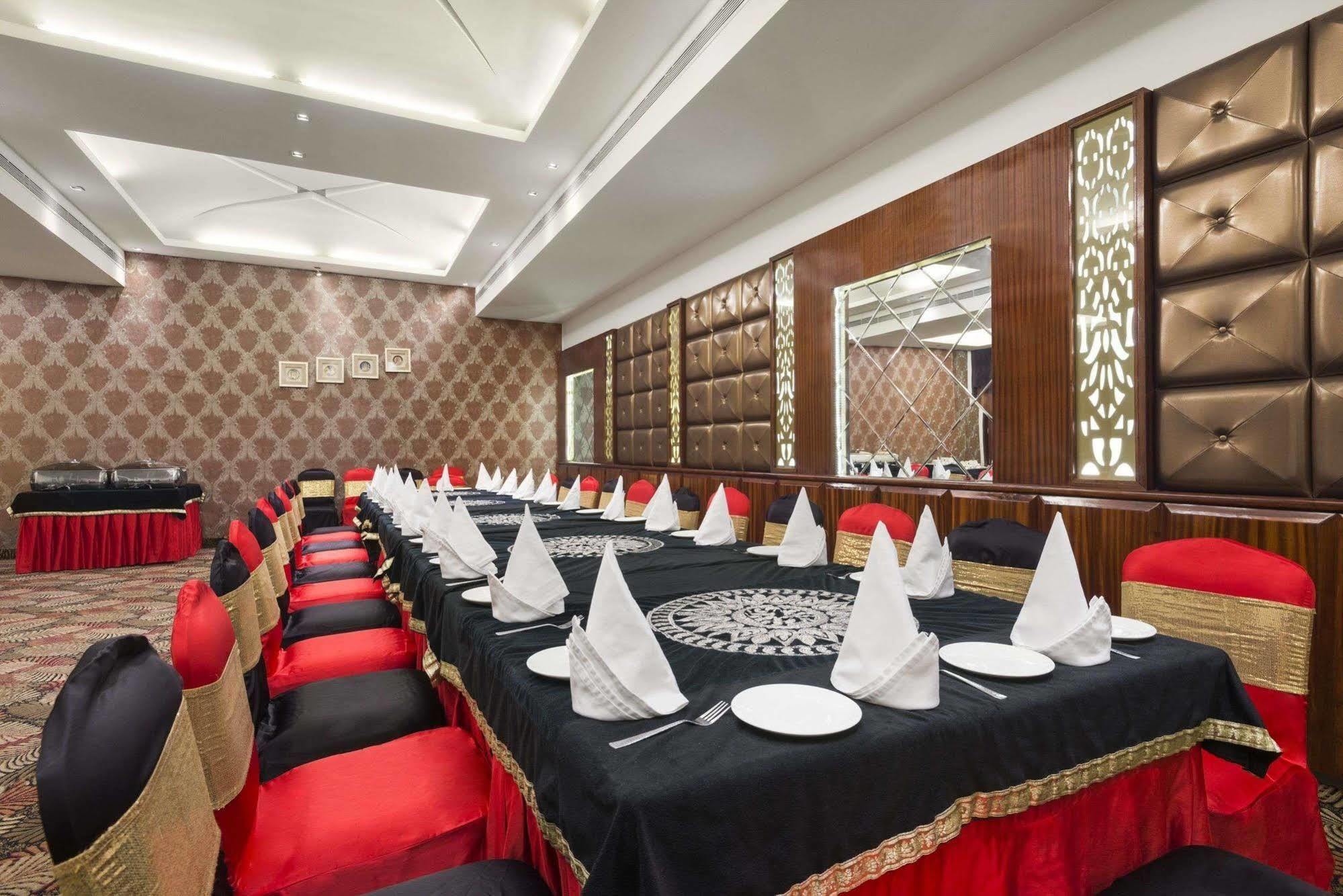 Days Hotel By Wyndham Panipat Exterior photo